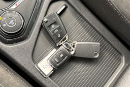 valkoinen Volkswagen Tiguan Allspace 2018 kuva 24.