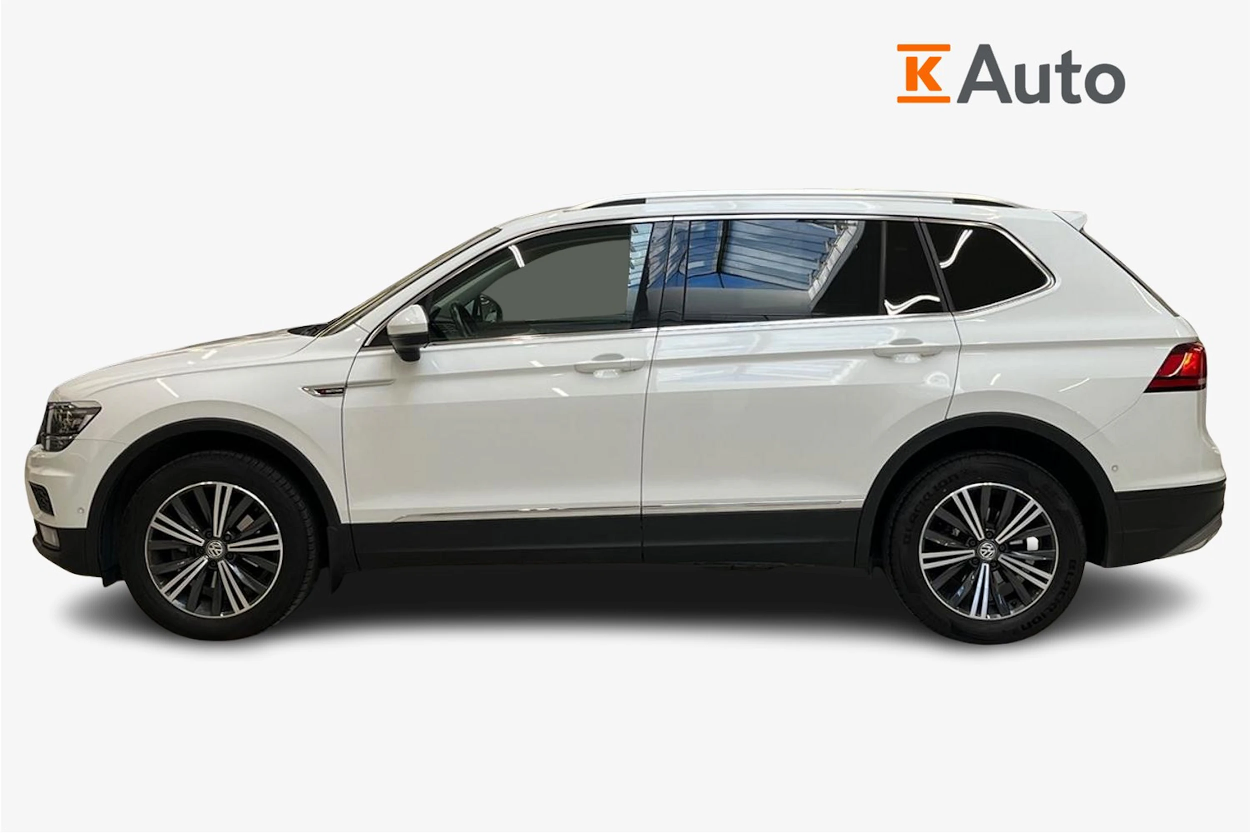 valkoinen Volkswagen Tiguan Allspace 2018 kuva 5.