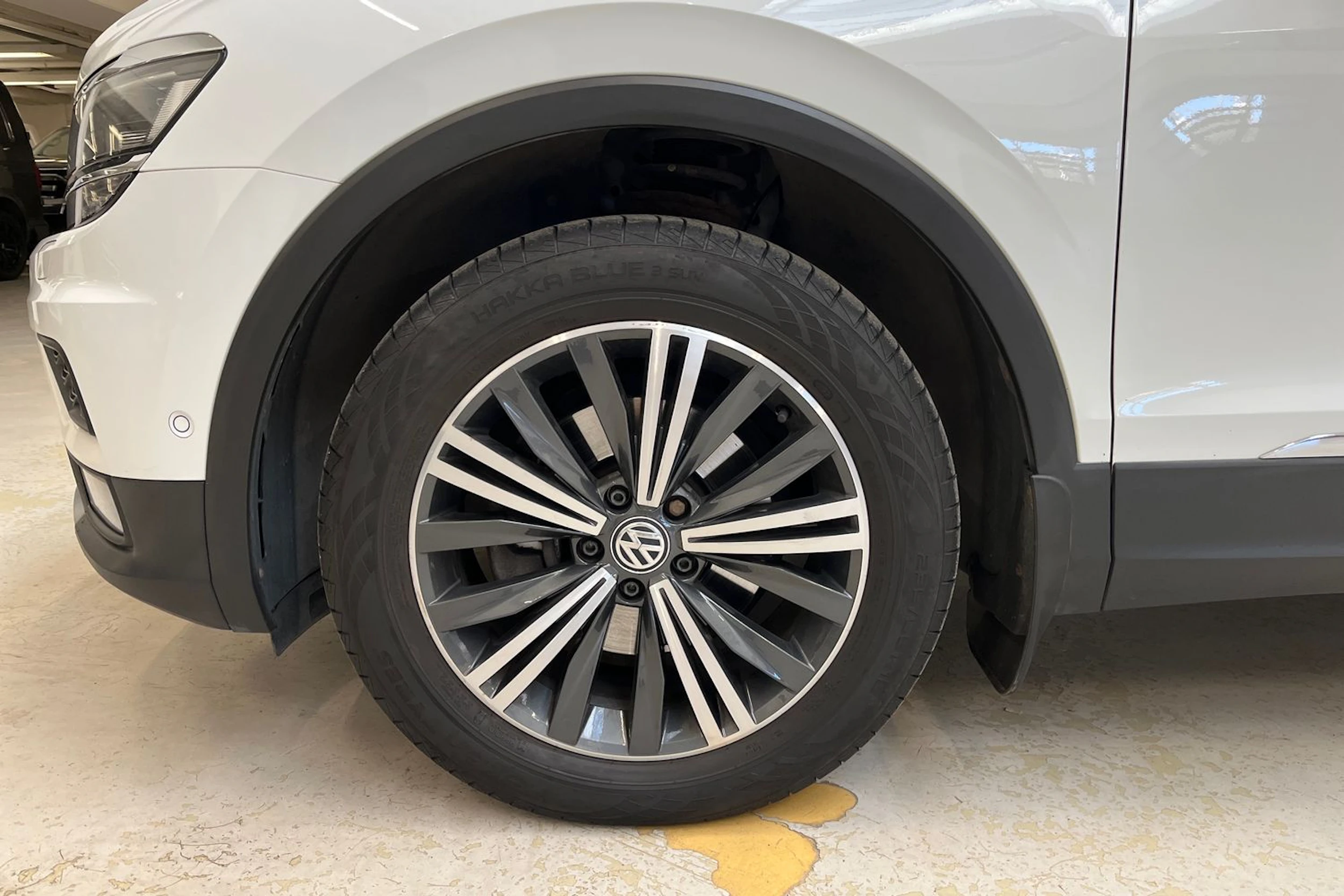 valkoinen Volkswagen Tiguan Allspace 2018 kuva 10.