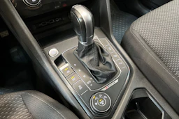 valkoinen Volkswagen Tiguan Allspace 2018 kuva 13.