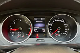 valkoinen Volkswagen Tiguan Allspace 2018 kuva 14.
