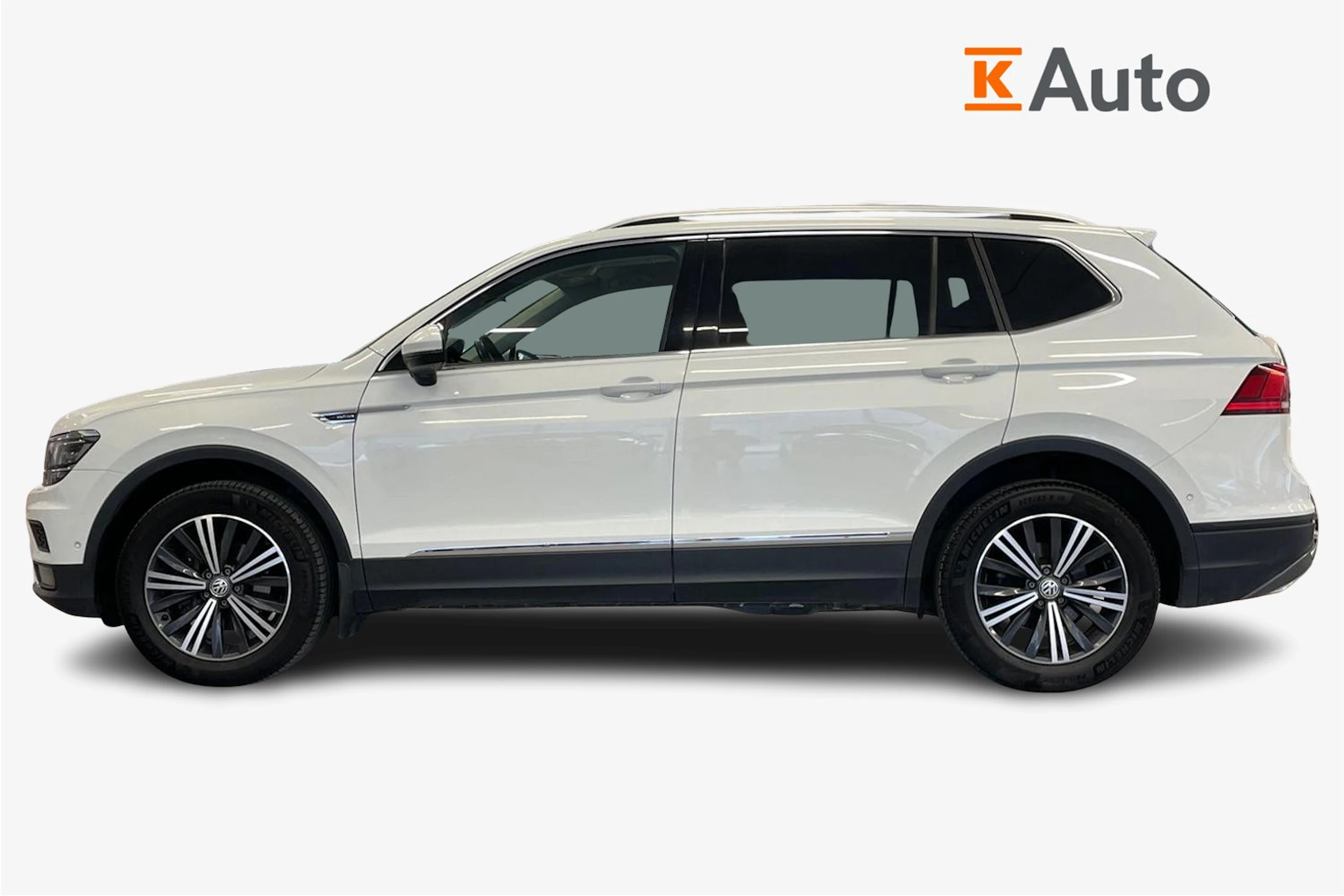Valkoinen Volkswagen Tiguan Allspace 2018 kuva 5.
