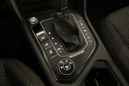 Valkoinen Volkswagen Tiguan Allspace 2018 kuva 13.