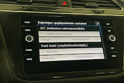 Valkoinen Volkswagen Tiguan Allspace 2018 kuva 19.