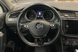 Valkoinen Volkswagen Tiguan Allspace 2018 kuva 24.