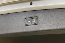 Valkoinen Volkswagen Tiguan Allspace 2019 kuva 16.