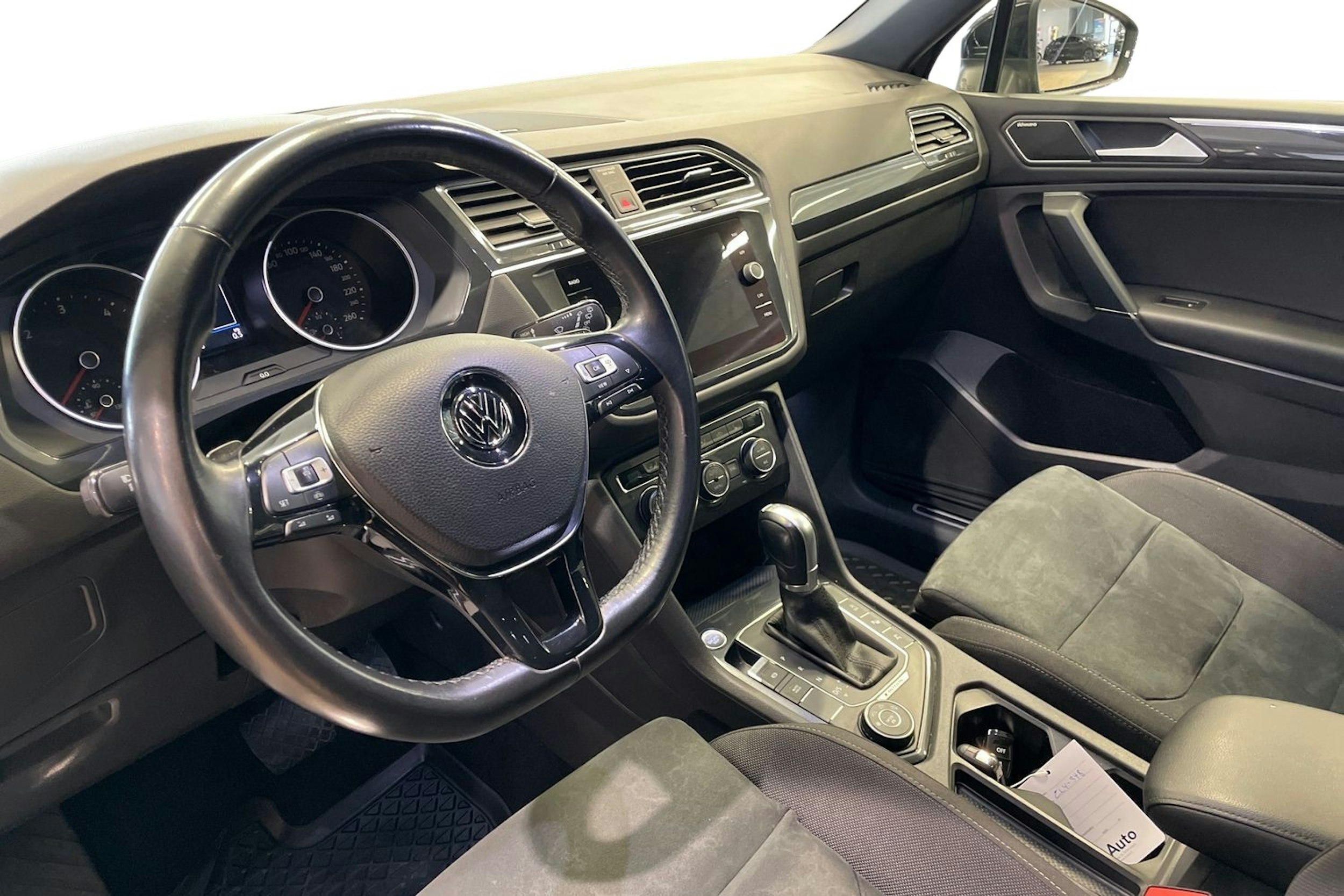 Musta Volkswagen Tiguan Allspace 2019 kuva 7.