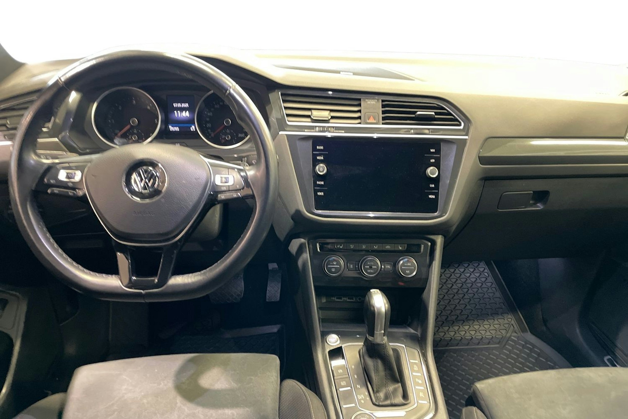 Musta Volkswagen Tiguan Allspace 2019 kuva 9.