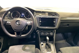 Musta Volkswagen Tiguan Allspace 2019 kuva 9.