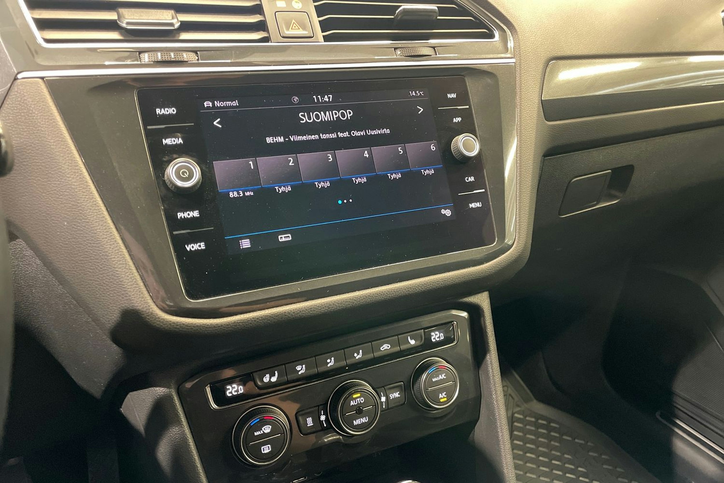 Musta Volkswagen Tiguan Allspace 2019 kuva 16.