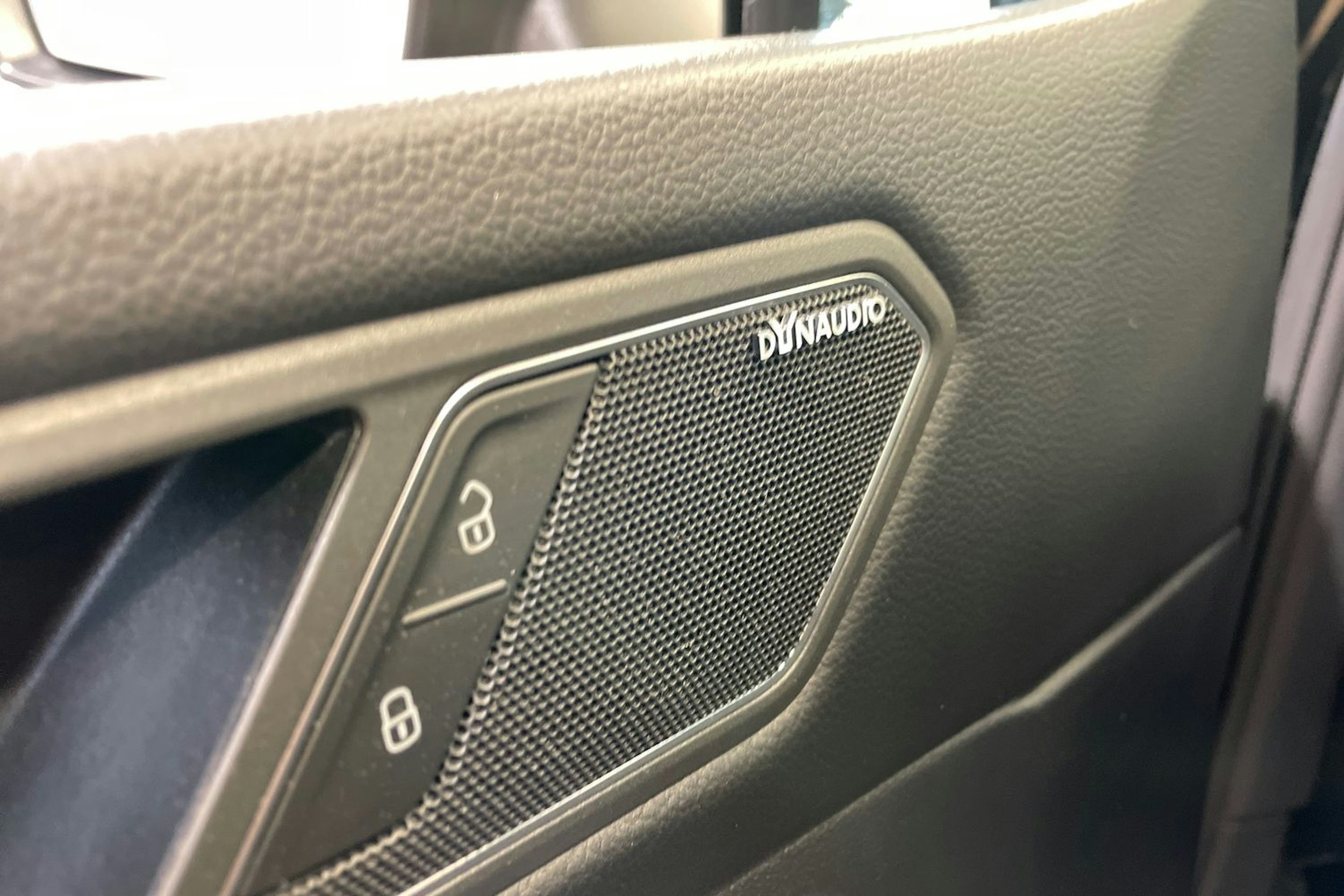 Musta Volkswagen Tiguan Allspace 2019 kuva 21.