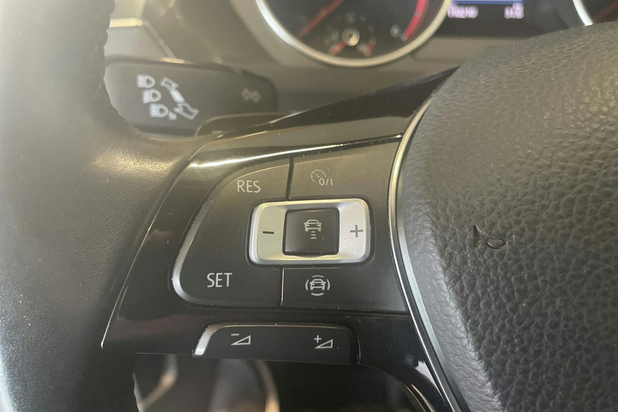 Harmaa Volkswagen Tiguan Allspace 2019 kuva 15.