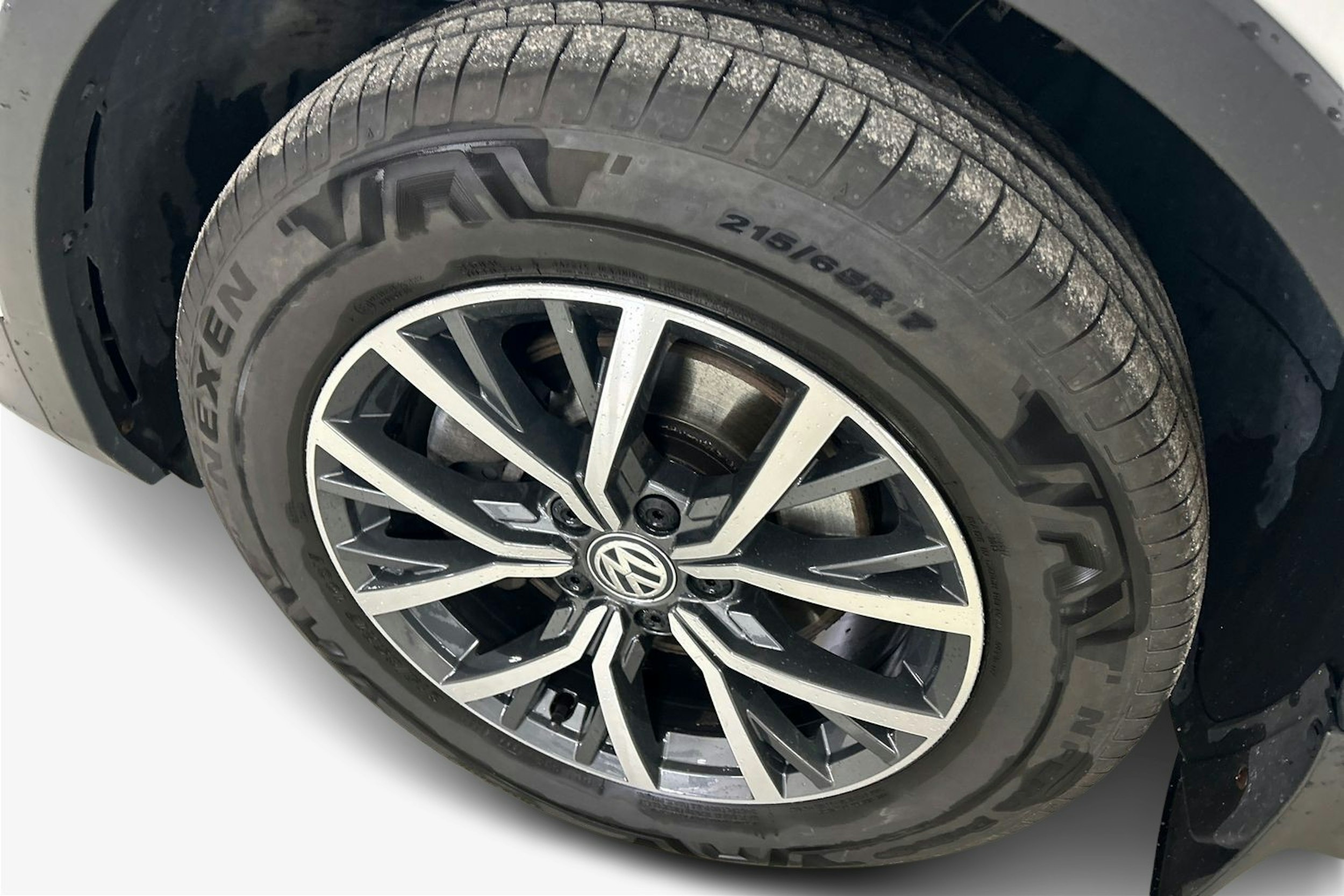 valkoinen Volkswagen Tiguan 2019 kuva 11.