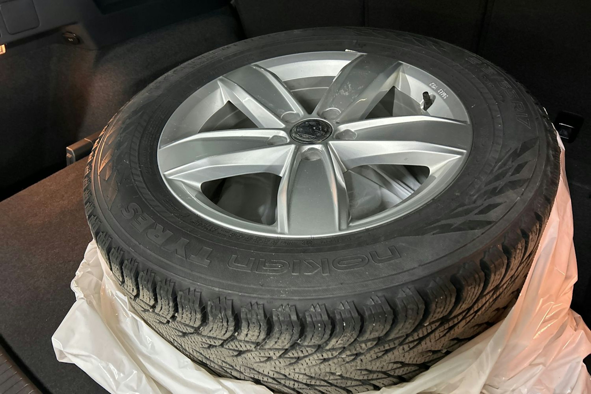 valkoinen Volkswagen Tiguan 2019 kuva 13.