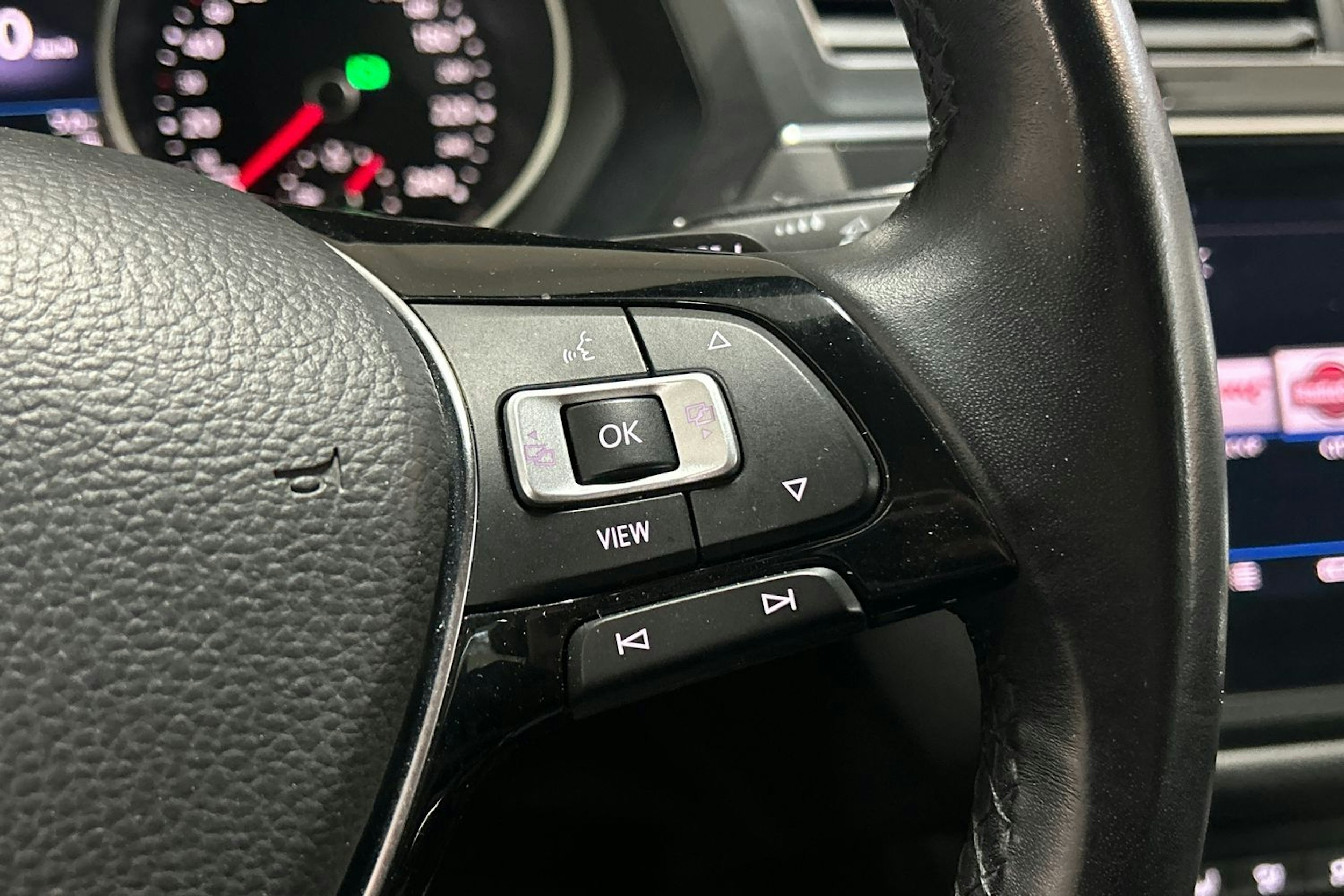 valkoinen Volkswagen Tiguan 2019 kuva 20.
