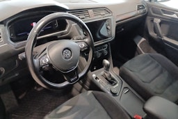 Sininen Volkswagen Tiguan Allspace 2019 kuva 7.