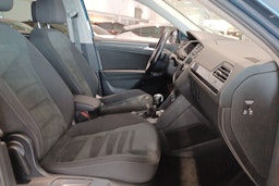Sininen Volkswagen Tiguan Allspace 2019 kuva 17.