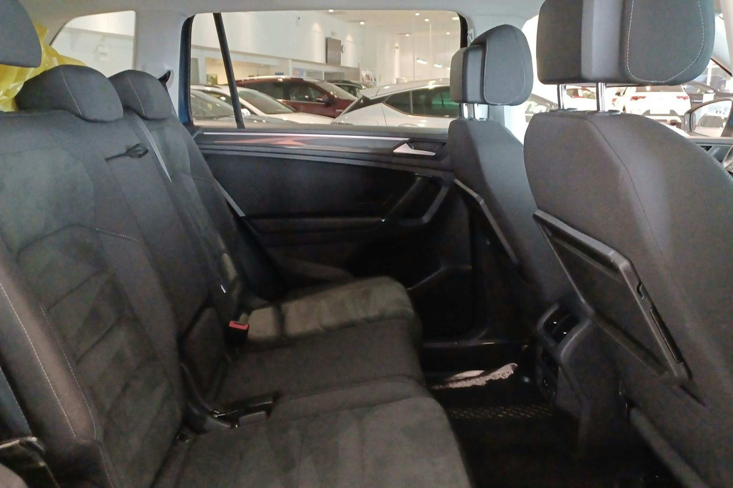 Sininen Volkswagen Tiguan Allspace 2019 kuva 18.