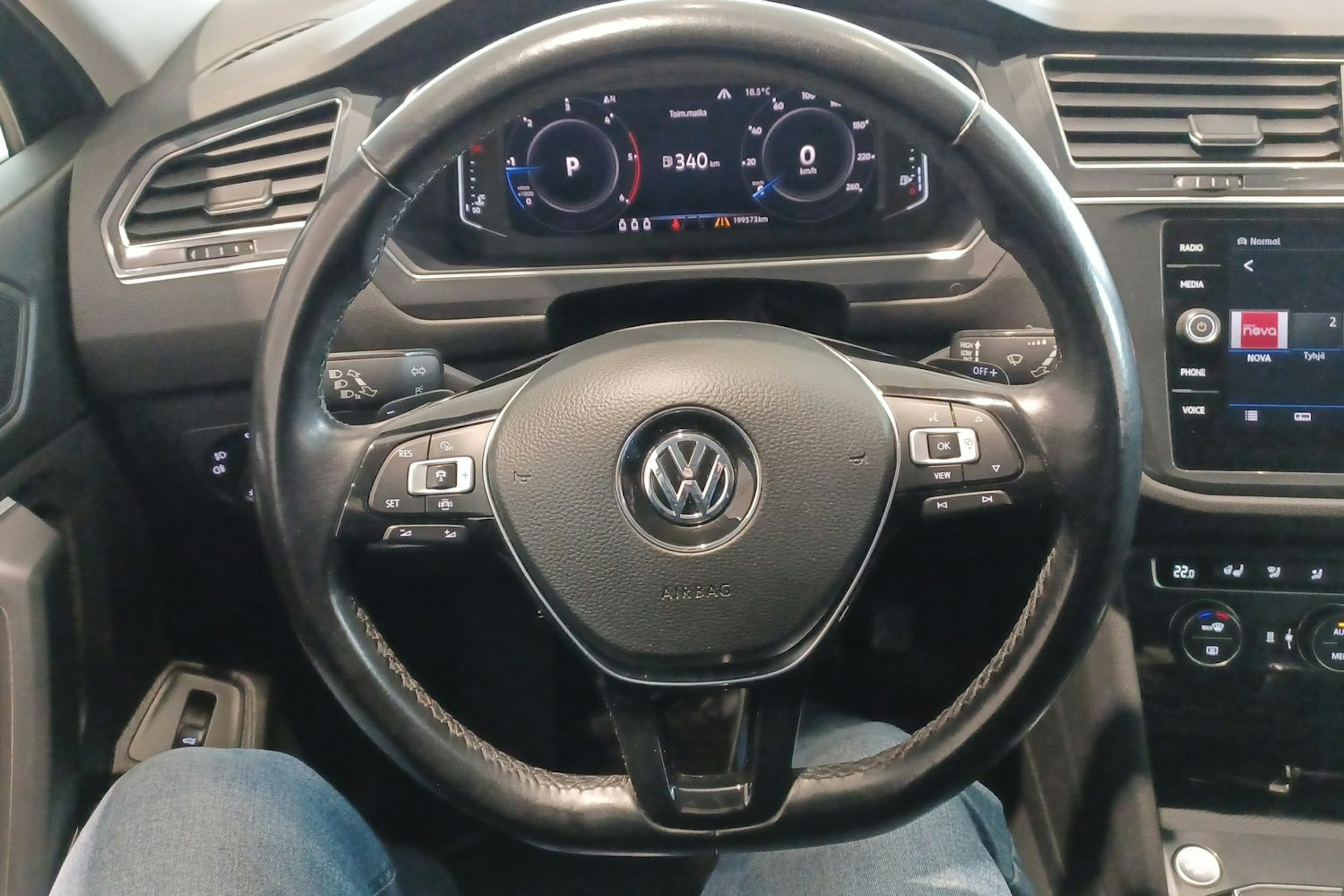 Sininen Volkswagen Tiguan Allspace 2019 kuva 20.