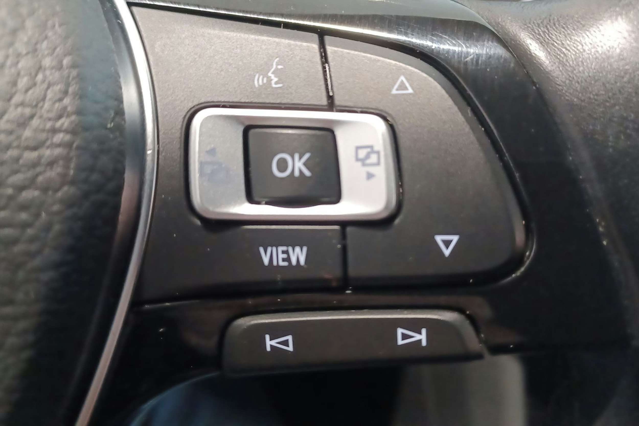 Sininen Volkswagen Tiguan Allspace 2019 kuva 22.