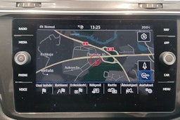 Sininen Volkswagen Tiguan Allspace 2019 kuva 27.
