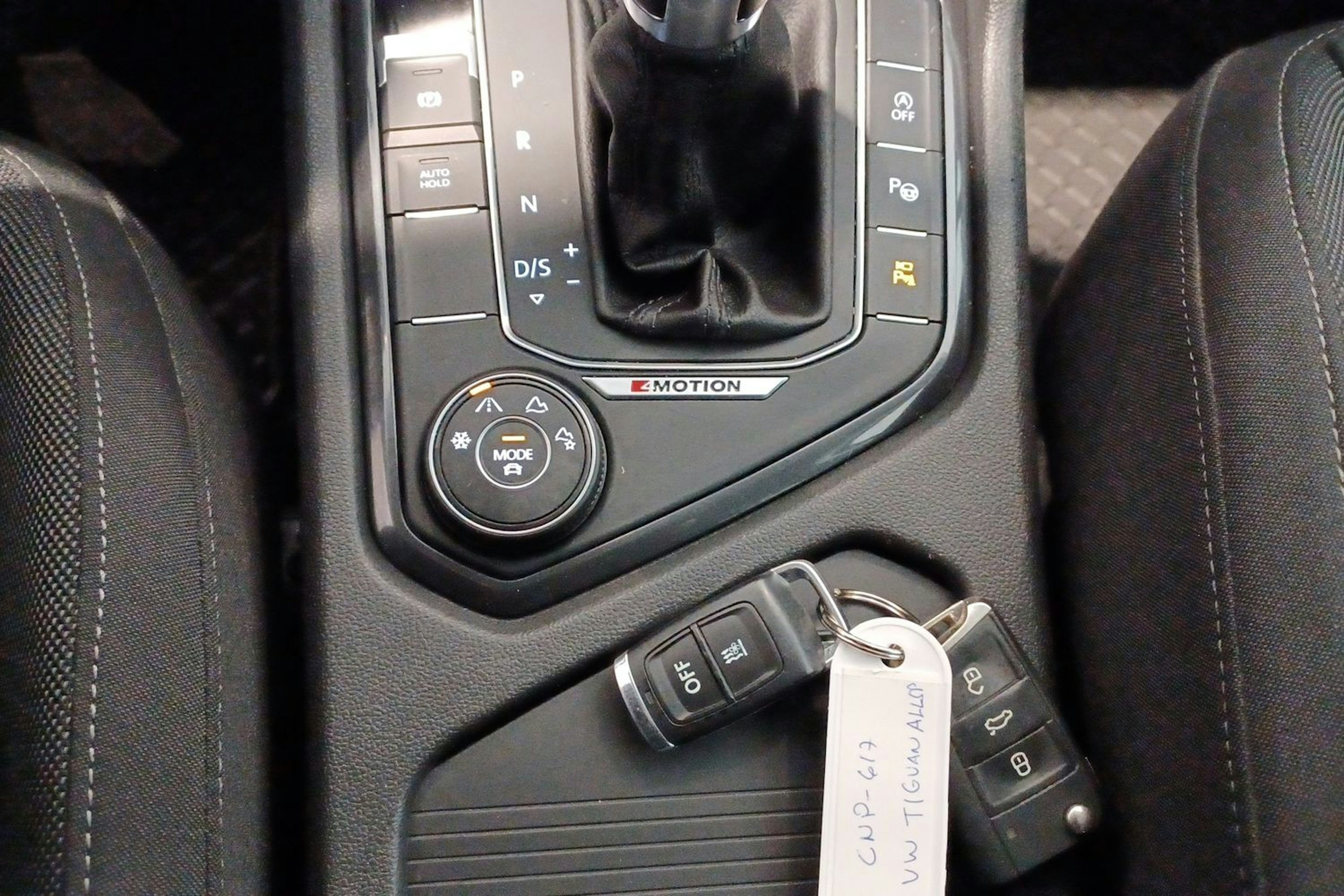 Sininen Volkswagen Tiguan Allspace 2019 kuva 31.