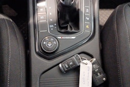 Sininen Volkswagen Tiguan Allspace 2019 kuva 31.