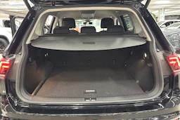 musta Volkswagen Tiguan Allspace 2019 kuva 21.