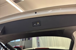 Valkoinen Volkswagen Tiguan Allspace 2019 kuva 17.