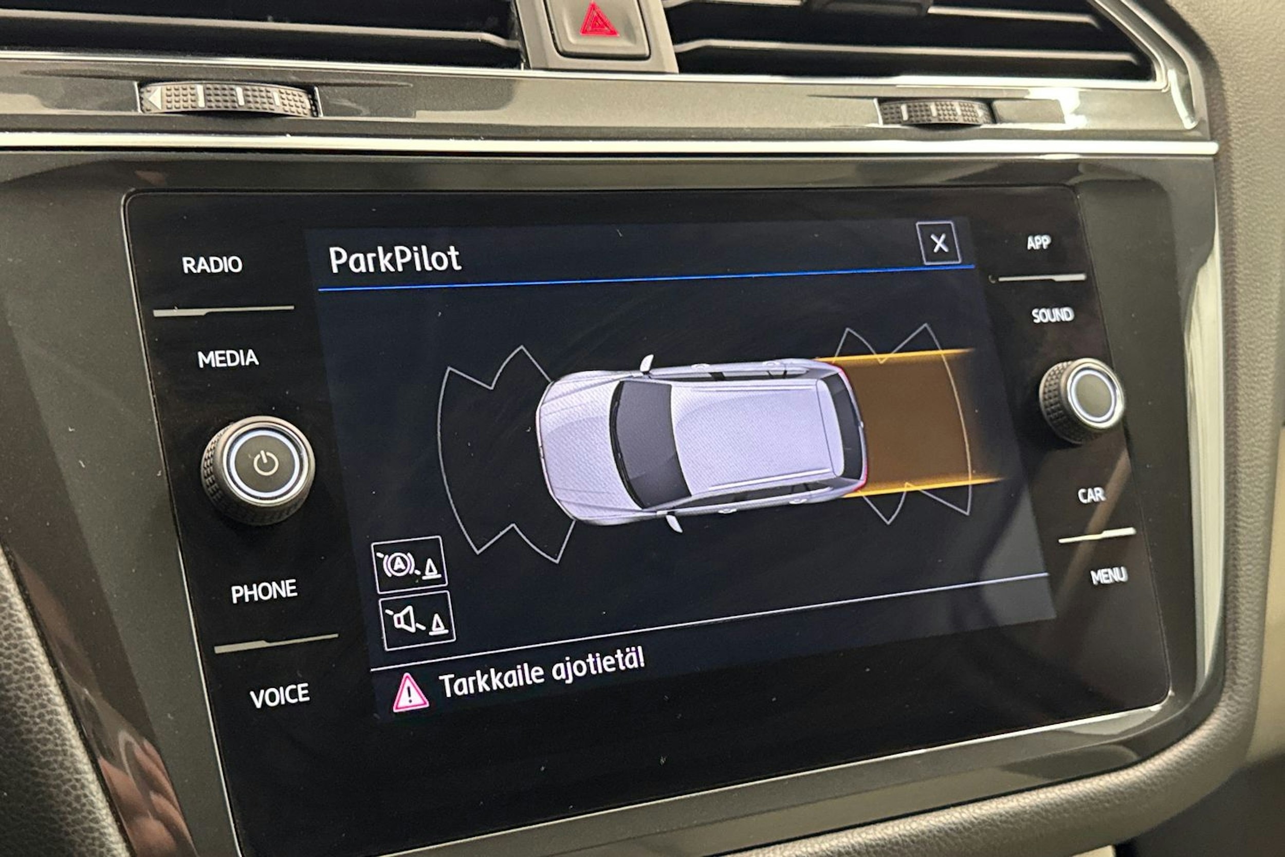 Valkoinen Volkswagen Tiguan Allspace 2019 kuva 22.