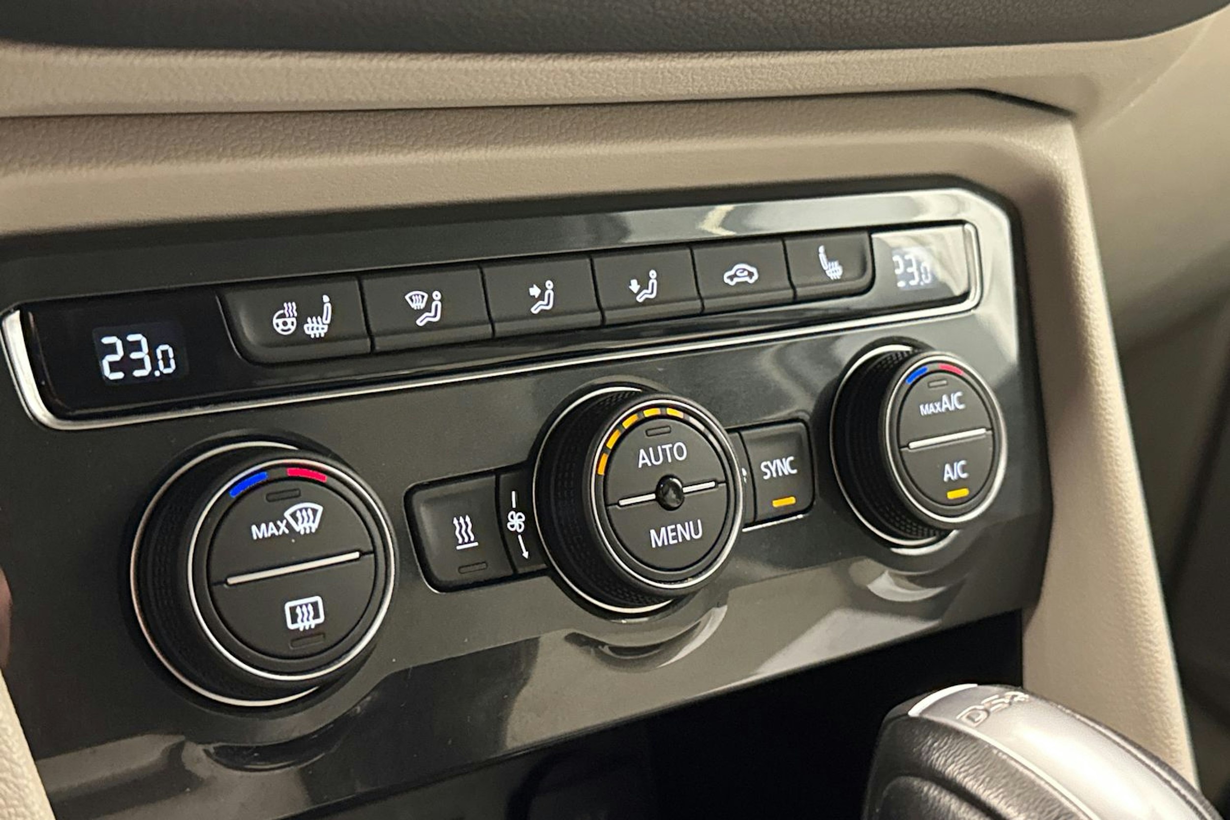 Valkoinen Volkswagen Tiguan Allspace 2019 kuva 24.