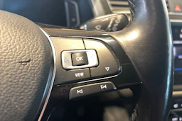 Sininen Volkswagen Tiguan Allspace 2019 kuva 14.