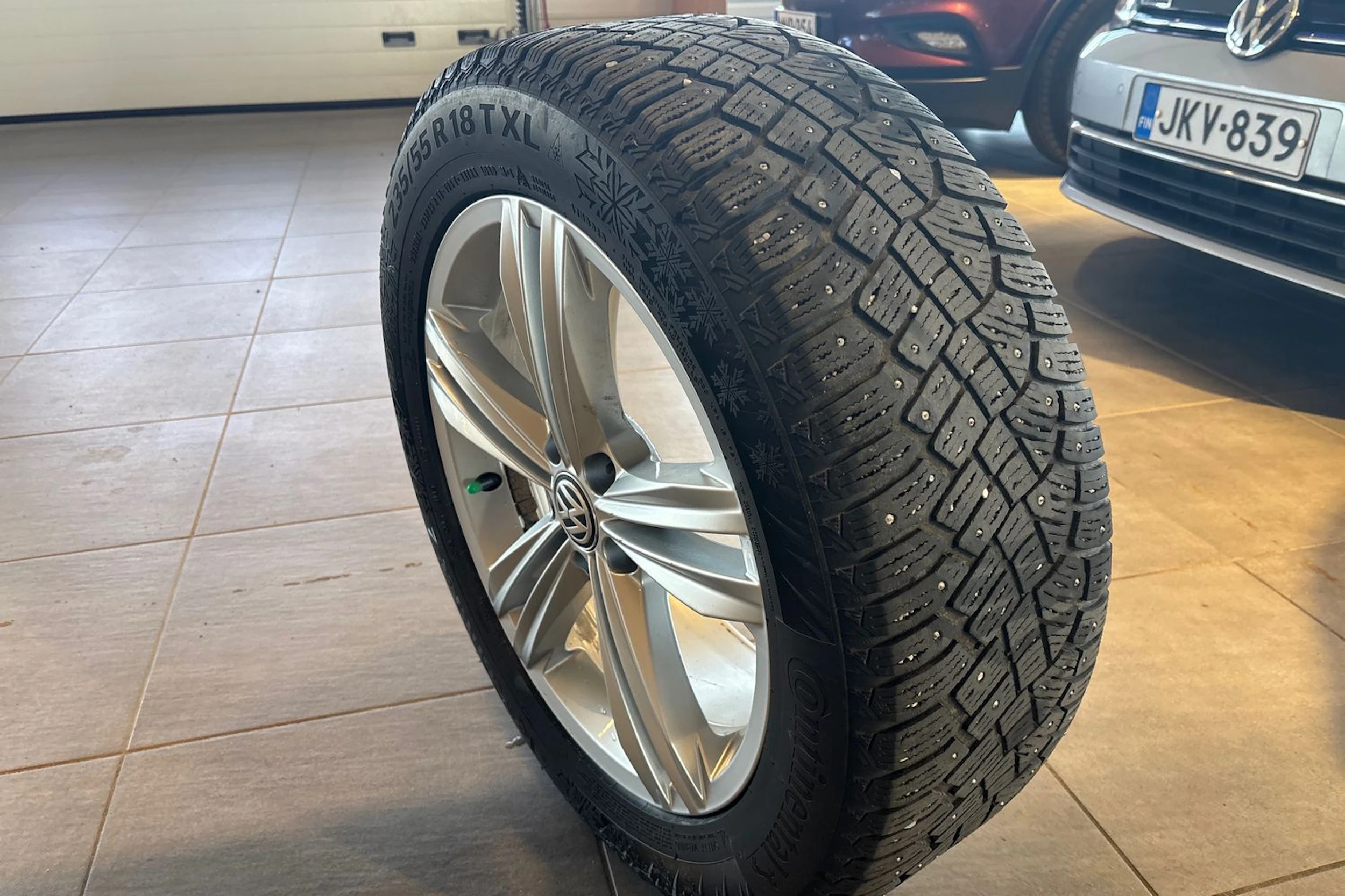 Sininen Volkswagen Tiguan Allspace 2019 kuva 16.