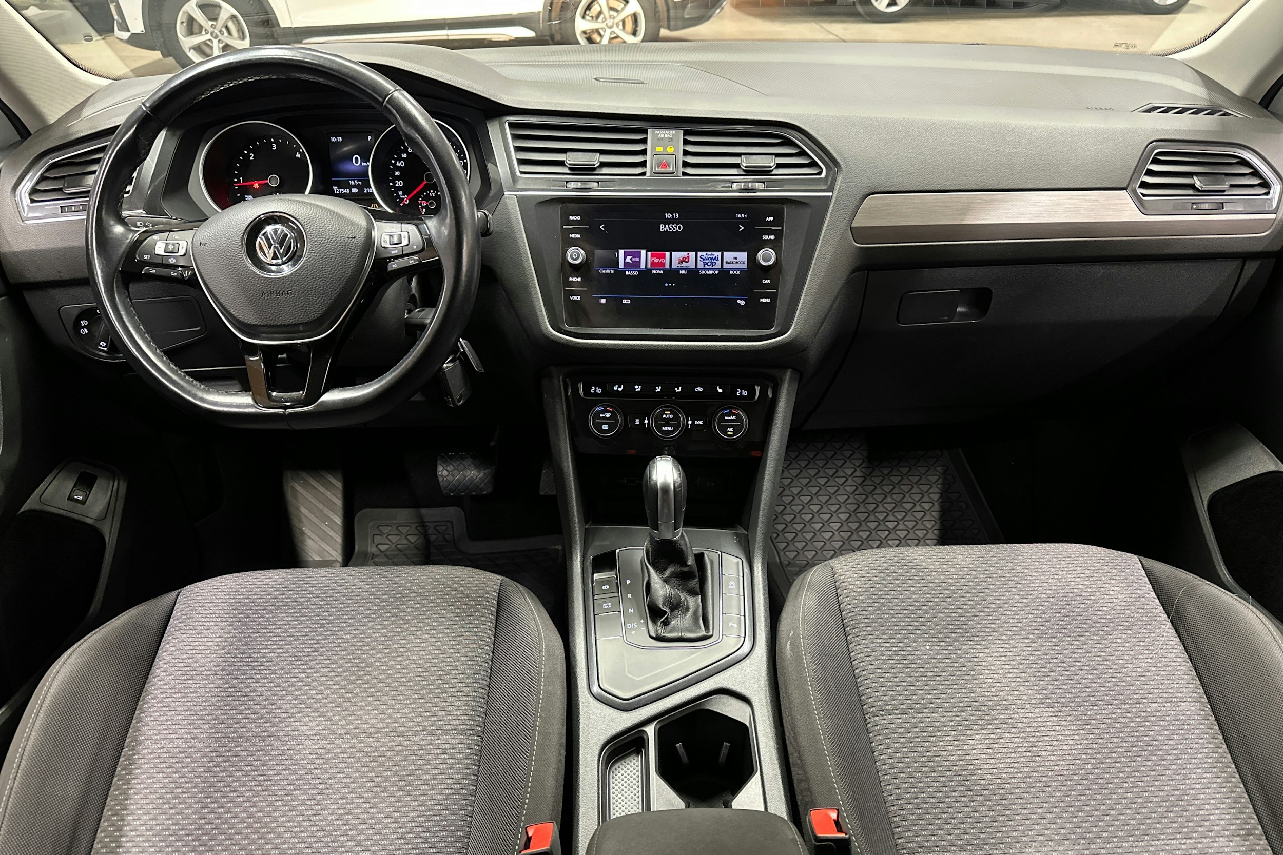 valkoinen Volkswagen Tiguan Allspace 2019 kuva 7.