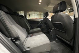 valkoinen Volkswagen Tiguan Allspace 2019 kuva 12.