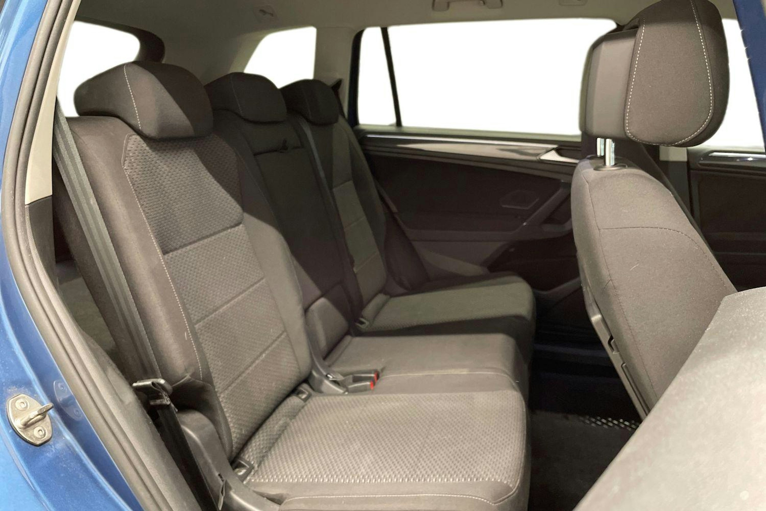 Sininen Volkswagen Tiguan Allspace 2019 kuva 10.
