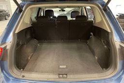 Sininen Volkswagen Tiguan Allspace 2019 kuva 15.