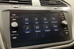 Sininen Volkswagen Tiguan Allspace 2019 kuva 17.