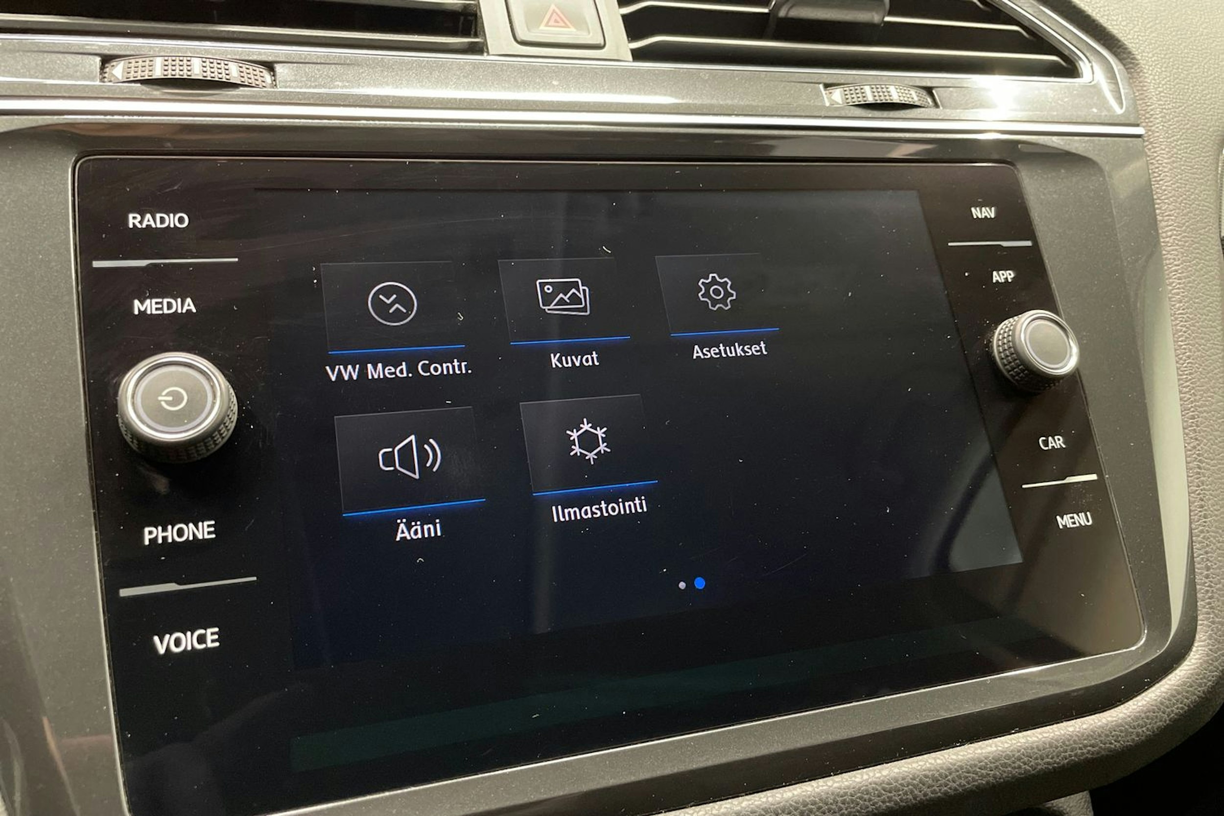 Sininen Volkswagen Tiguan Allspace 2019 kuva 18.