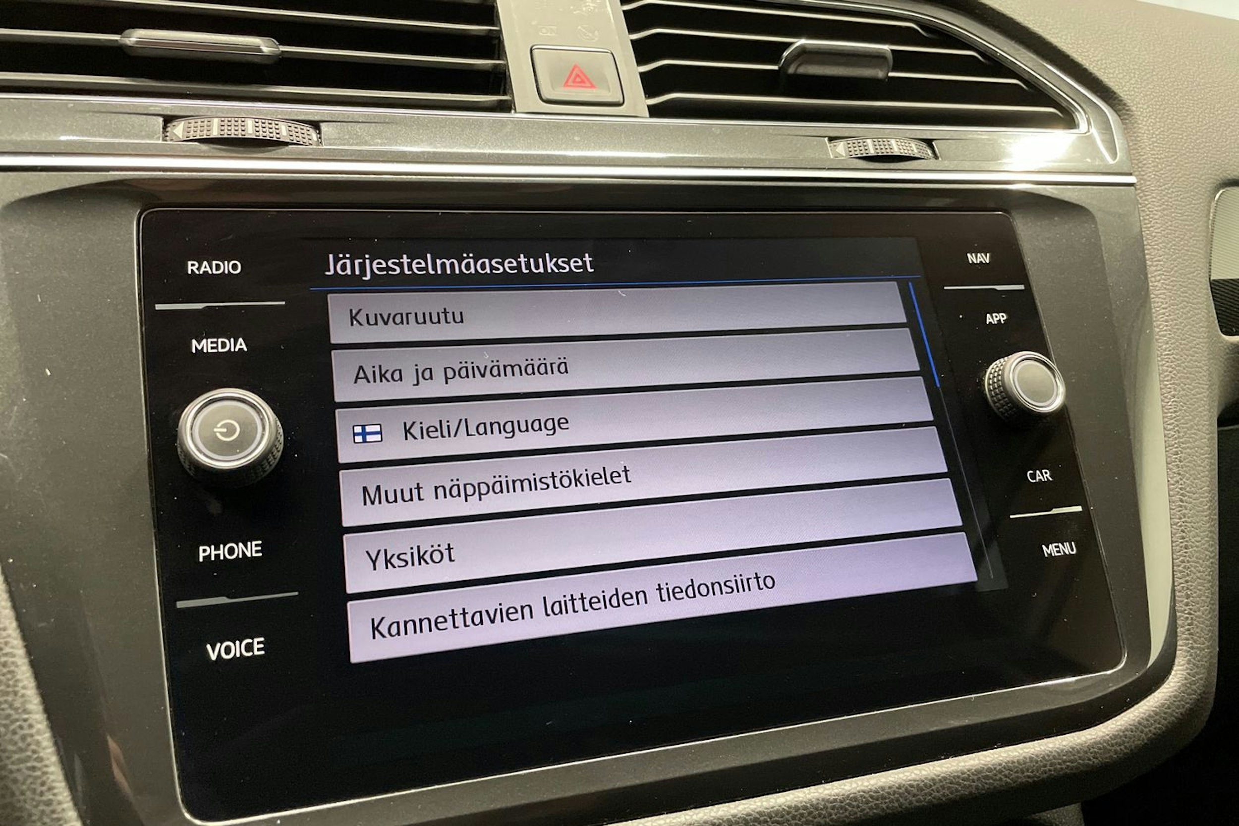 Sininen Volkswagen Tiguan Allspace 2019 kuva 22.