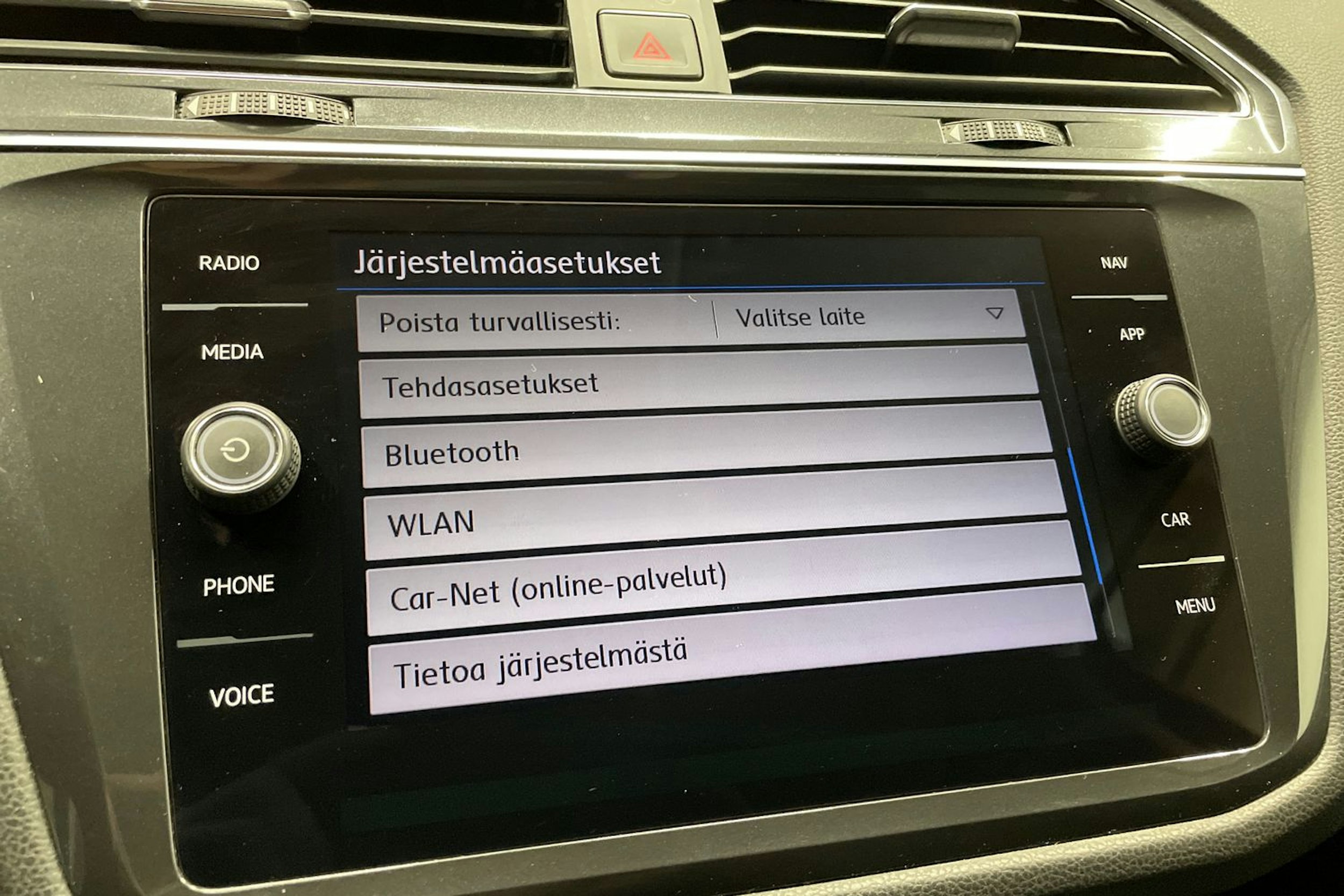 Sininen Volkswagen Tiguan Allspace 2019 kuva 23.