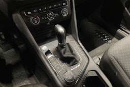 Sininen Volkswagen Tiguan Allspace 2019 kuva 24.