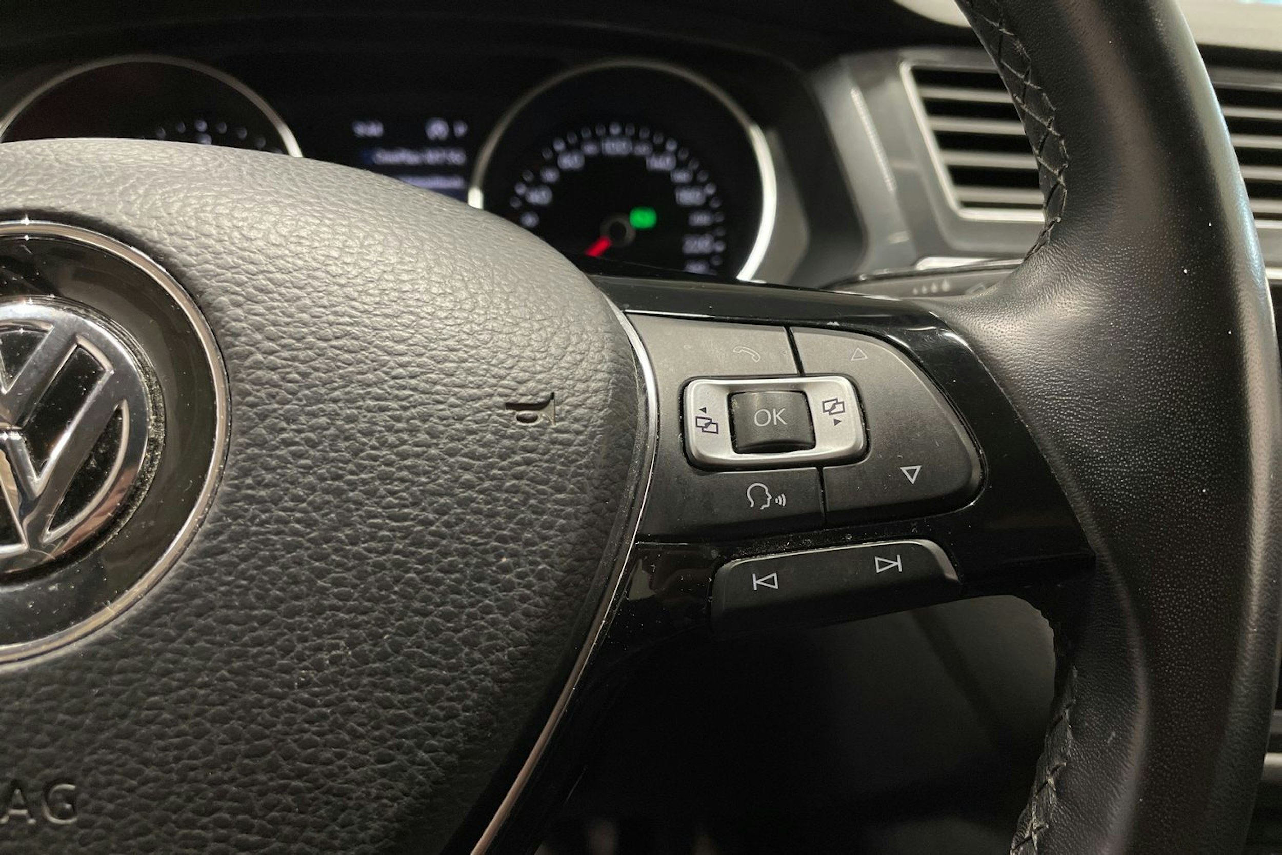 Sininen Volkswagen Tiguan Allspace 2019 kuva 29.