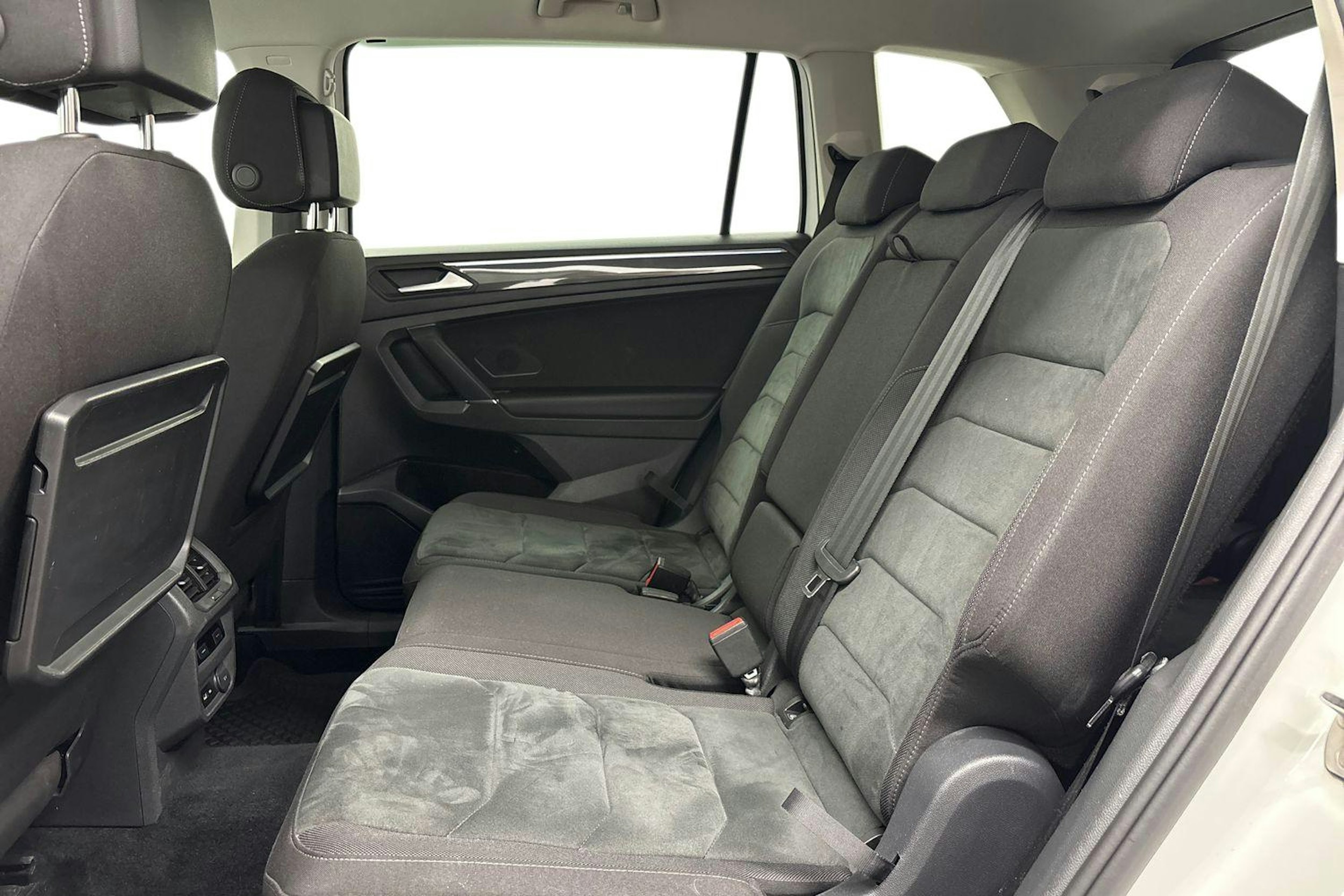 valkoinen Volkswagen Tiguan Allspace 2019 kuva 10.