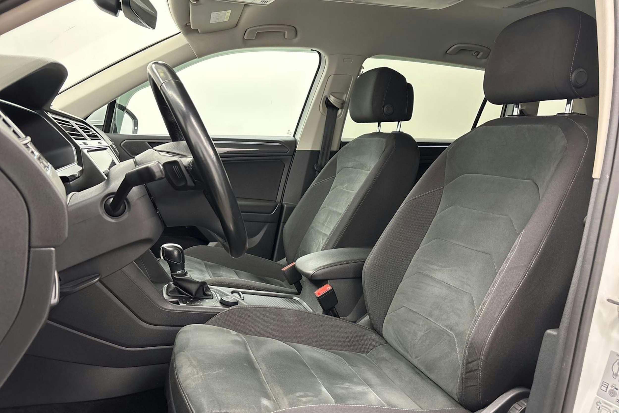 valkoinen Volkswagen Tiguan Allspace 2019 kuva 14.