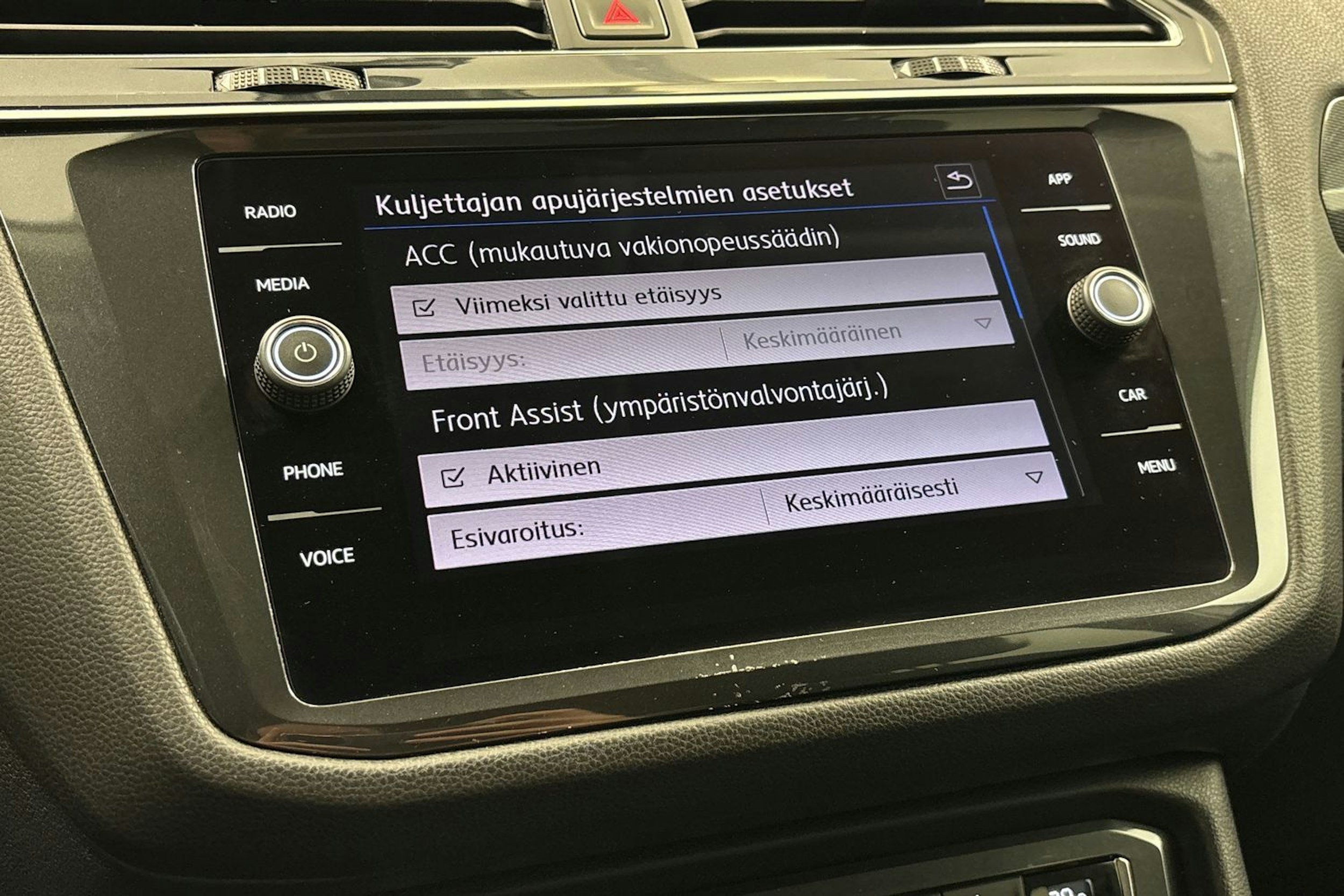 valkoinen Volkswagen Tiguan Allspace 2019 kuva 20.