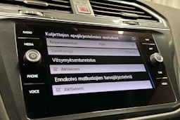 oranssi Volkswagen Tiguan Allspace 2020 kuva 26.