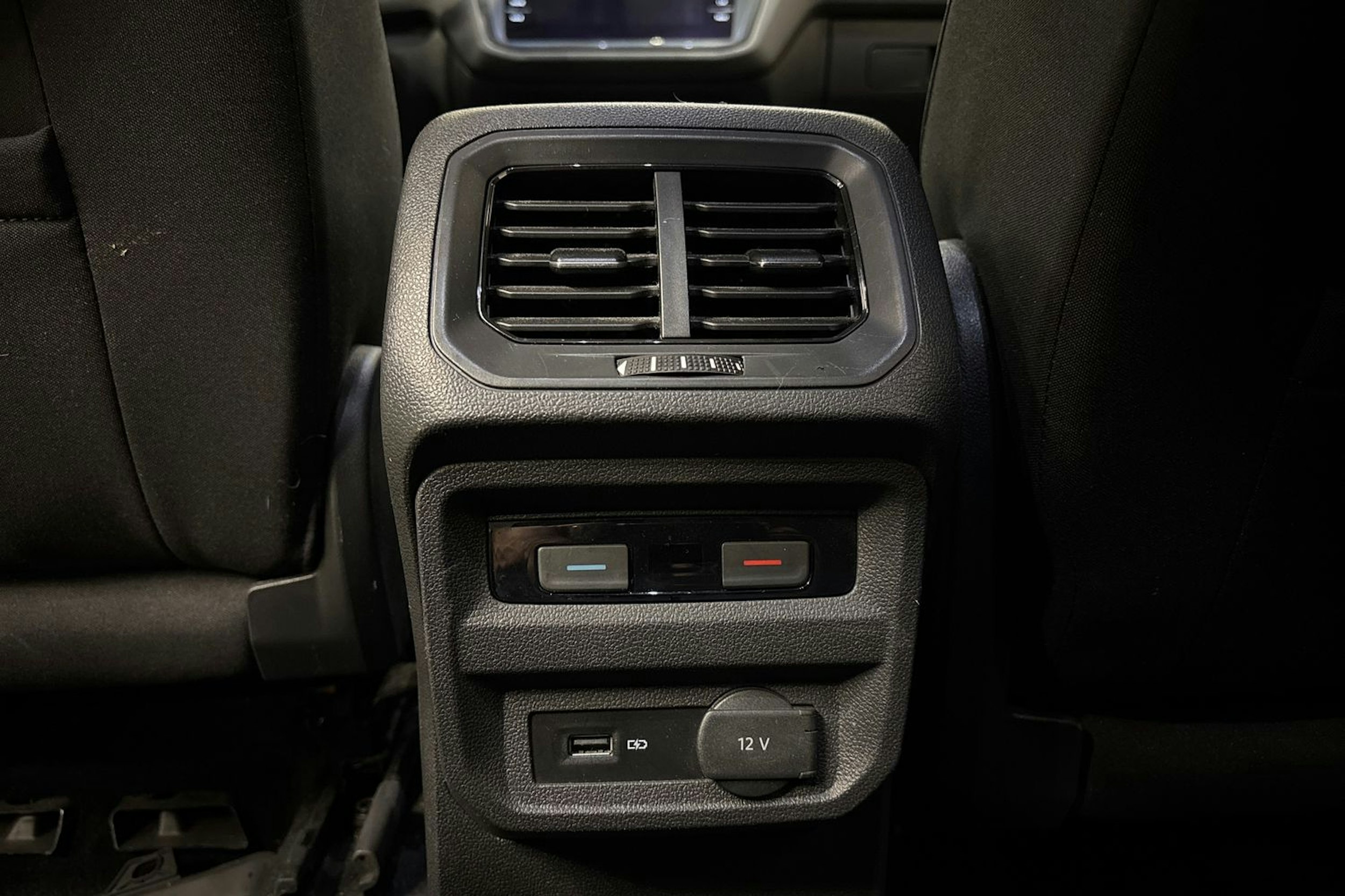 harmaa Volkswagen Tiguan Allspace 2020 kuva 18.