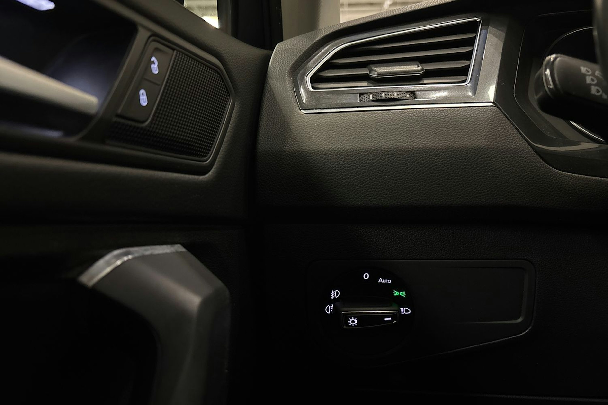 harmaa Volkswagen Tiguan Allspace 2020 kuva 19.