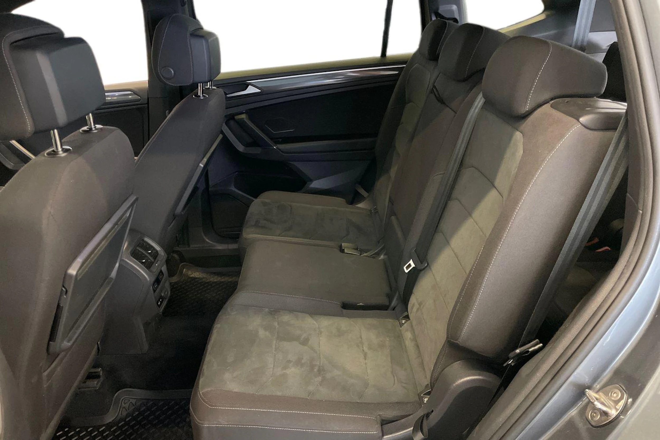 Harmaa Volkswagen Tiguan Allspace 2020 kuva 11.